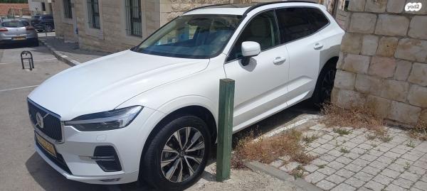 וולוו XC60 B5 Momentum אוט' 2.0 (250 כ''ס) בנזין 2022 למכירה בחיפה