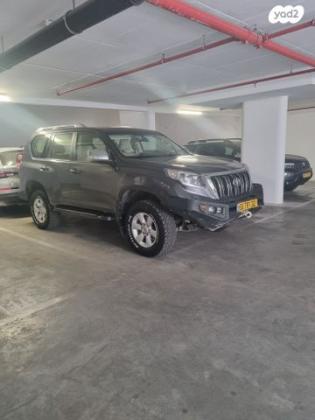 טויוטה לנד קרוזר ארוך 4X4 Select Led אוט' דיזל 7 מק' 3.0 (190 כ''ס) דיזל 2015 למכירה במודיעין מכבים רעות