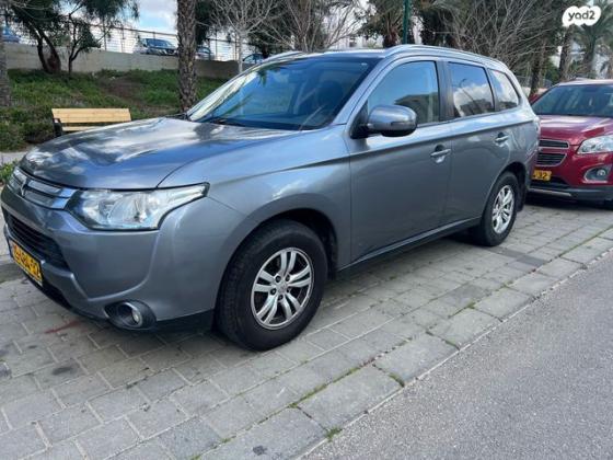 מיצובישי אאוטלנדר Instyle אוט' 7 מק' 2.0 (150 כ"ס) בנזין 2015 למכירה בנתניה