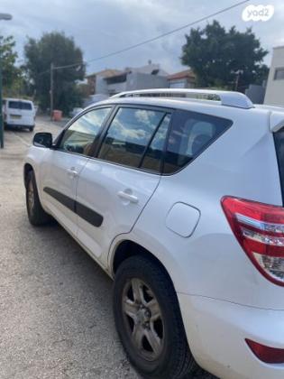 טויוטה RAV4 ארוך 4X4 GLI אוט' 2.0 (158 כ''ס) בנזין 2010 למכירה בעתלית