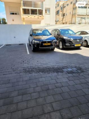 מיצובישי אאוטלנדר Instyle אוט' 5 מק' 2.0 (147 כ"ס) בנזין 2011 למכירה בנהריה