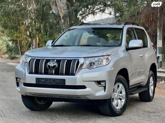 טויוטה לנד קרוזר קצר 4X4 Luxury SWB אוט' 3 דלתות דיזל 2.8 (204 כ''ס) דיזל 2021 למכירה בחיפה