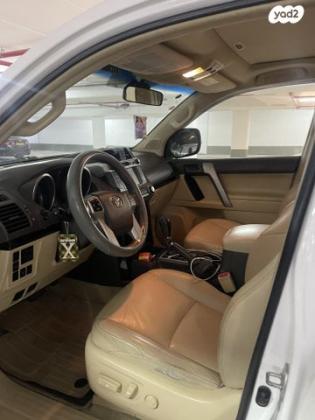 טויוטה לנד קרוזר ארוך 4X4 Luxury אוט' דיזל 7 מק' 2.8 (177 כ"ס) דיזל 2016 למכירה בנהריה