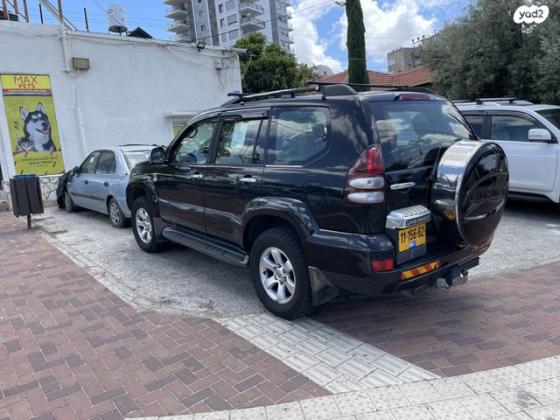 טויוטה לנד קרוזר ארוך 4X4 STD אוט' דיזל 8 מק' 3.0 (166 כ''ס) דיזל 2007 למכירה בכפר סבא