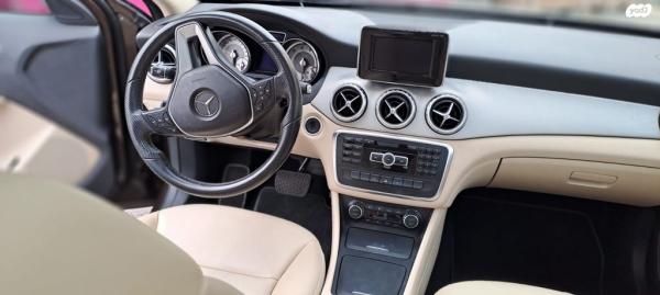 מרצדס GLA GLA200 Urban אוט' 1.6 (156 כ''ס) [2014-2017] בנזין 2014 למכירה בחיפה