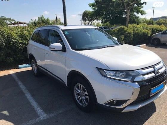 מיצובישי אאוטלנדר Instyle אוט' 7 מק' 2.0 (150 כ"ס) בנזין 2016 למכירה בהרצליה
