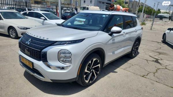 מיצובישי אאוטלנדר Instyle אוט' 7 מק' 2.5 (181 כ"ס) בנזין 2022 למכירה בראשון לציון