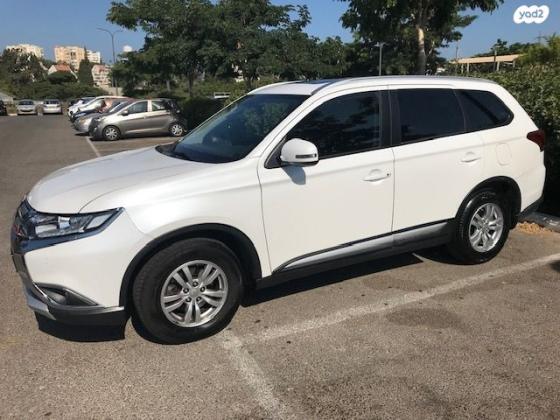 מיצובישי אאוטלנדר Instyle אוט' 7 מק' 2.0 (150 כ"ס) בנזין 2016 למכירה בהרצליה