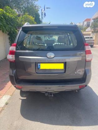 טויוטה לנד קרוזר ארוך 4X4 Luxury 5 אוט' דיזל 5 מק' 2.8 (177 כ"ס) דיזל 2017 למכירה ברמת גן