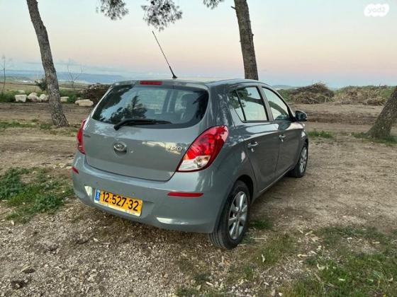 יונדאי i20 Inspire אוט' 1.4 (100 כ"ס) [2009-2015] בנזין 2015 למכירה בתל אביב יפו
