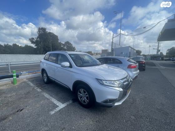 מיצובישי אאוטלנדר Instyle אוט' 7 מק' 2.0 (150 כ"ס) בנזין 2016 למכירה בגבעת שפירא