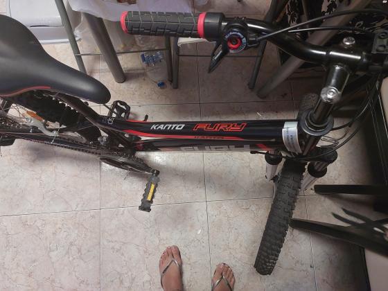 אופניים חדשות לגמרי, מעולם לא