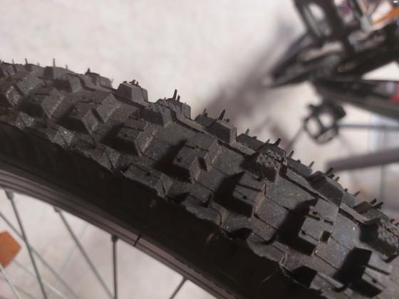 אופניים חדשות לגמרי, מעולם לא