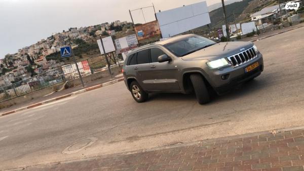 ג'יפ / Jeep גרנד צ'ירוקי 4X4 Laredo אוט' דיזל 3.0 (241 כ''ס) דיזל 2012 למכירה בג'יש