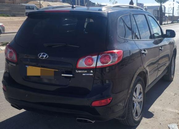 יונדאי סנטה פה 4X4 Luxury אוט' בנזין 7 מק' 2.3 (174 כ''ס) בנזין 2011 למכירה בכסיפה