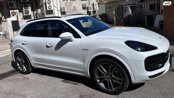 פורשה קאיין 4X4 Executive הייבריד אוט' 3.0 (462 כ''ס) היברידי חשמל / בנזין 2018 למכירה בחיפה