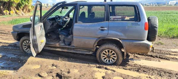 ניסאן טראנו ארוך 4X4 ידני 2.4 (124 כ''ס) בנזין 1996 למכירה בנהריה