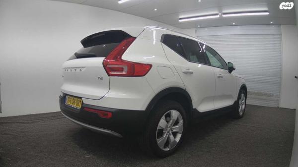 וולוו XC40 T4 Momentum אוט' 2.0 (190 כ''ס) בנזין 2019 למכירה בחיפה