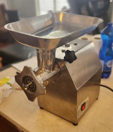 מטחנה חצי תעשייתית, היתה בשימוש