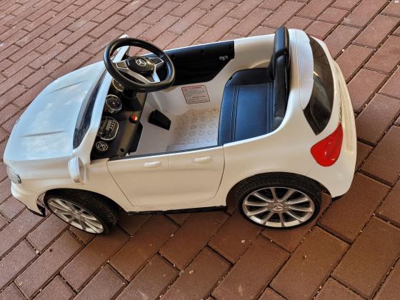 ממונע מרסדס יש תקלה עם