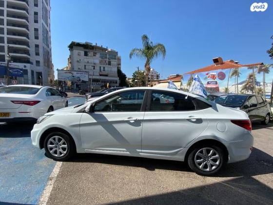יונדאי i25 Inspire אוט' 1.4 (109 כ''ס) בנזין 2012 למכירה ברחובות