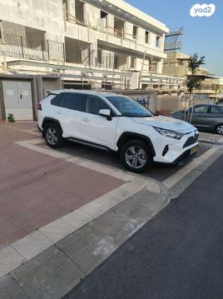 טויוטה RAV4 הייבריד E-xperience הייבריד 5 דל' אוט' 2.5 (178 כ''ס) בנזין 2022 למכירה בכפר יונה