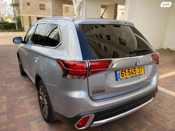מיצובישי אאוטלנדר Premium אוט' 7 מק' 2.0 (150 כ''ס) בנזין 2016 למכירה בחולון