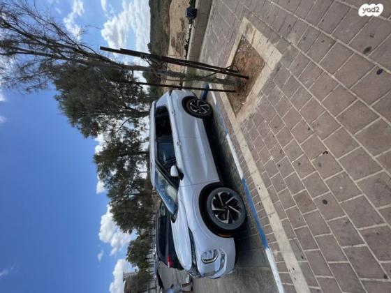 מיצובישי אאוטלנדר Premium אוט' 7 מק' 2.5 (181 כ"ס) בנזין 2021 למכירה באשדוד