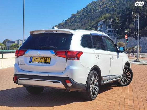מיצובישי אאוטלנדר Premium אוט' 7 מק' 2.0 (150 כ''ס) בנזין 2020 למכירה בחיפה