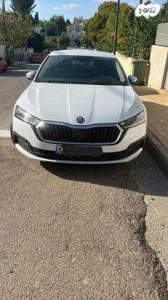 סקודה אוקטביה Ambition אוט' 1.0 (110 כ"ס) בנזין 2021 למכירה בהרצליה