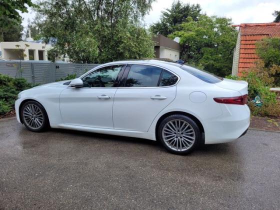 אלפא רומיאו ג'וליה Milano LE Lusso Pack אוט' 2.0 (197 כ"ס) בנזין 2018 למכירה ברמת השרון