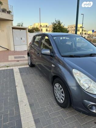 יונדאי i20 Instyle אוט' 1.4 (100 כ''ס) בנזין 2012 למכירה בתל מונד