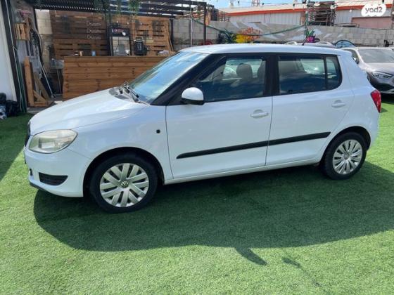 סקודה פאביה Ambition אוט' 1.2 (105 כ''ס) בנזין 2015 למכירה בפתח תקווה