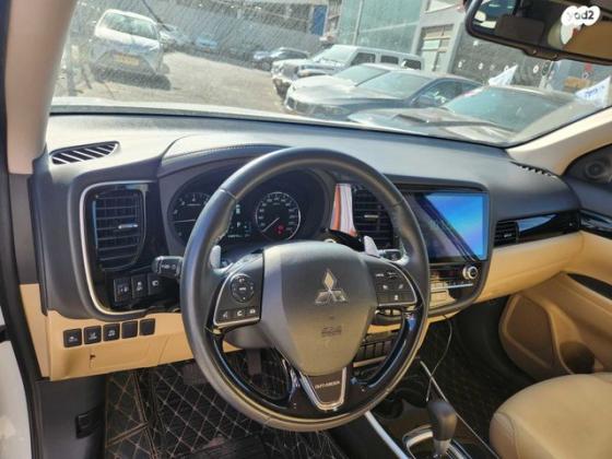 מיצובישי אאוטלנדר Instyle אוט' 7 מק' 2.0 (150 כ"ס) בנזין 2021 למכירה בראשון לציון