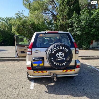 טויוטה לנד קרוזר ארוך 4X4 STD אוט' דיזל 8 מק' 3.0 (166 כ''ס) דיזל 2005 למכירה בעין השופט