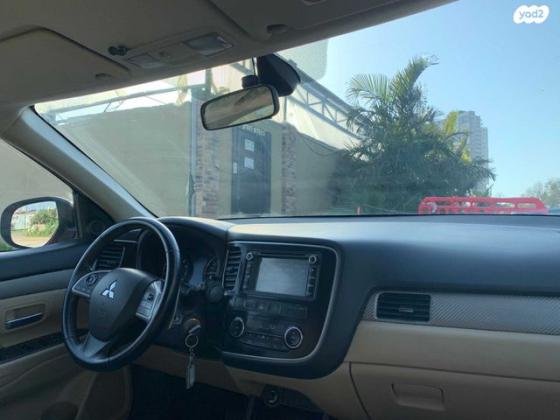 מיצובישי אאוטלנדר Instyle אוט' 7 מק' 2.0 (150 כ"ס) בנזין 2014 למכירה ברמת השרון