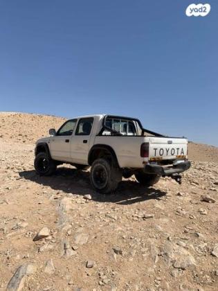 טויוטה היילקס 4X4 4X4 SR דאבל קבינה ידני דיזל 2.5 (102 כ''ס) דיזל 2005 למכירה בכפר יונה