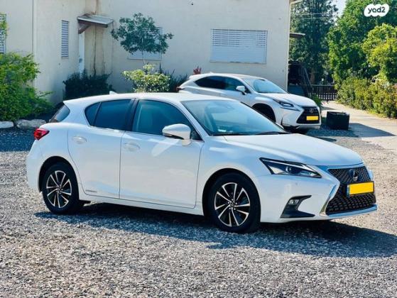 לקסוס CT200H Luxury הייבריד אוט' 1.8 (99 כ"ס) בנזין 2018 למכירה במגשימים