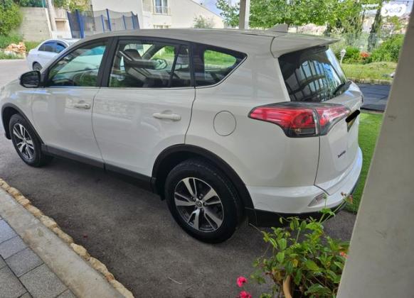 טויוטה RAV4 ארוך 4X4 GLI MC אוט' 2.0 (152 כ"ס) בנזין 2017 למכירה בדאלית אל כרמל
