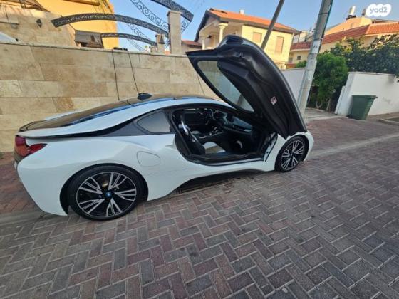 ב.מ.וו i8 4X4 Luxury קופה הייבריד אוט' 1.5 (362 כ"ס) היברידי חשמל / בנזין 2016 למכירה בעכו