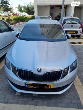 סקודה אוקטביה Style אוט' 1.0 5 דל' (115 כ''ס) בנזין 2019 למכירה בחיפה