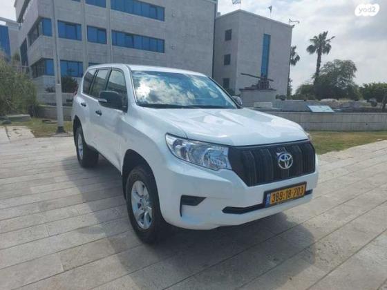 טויוטה לנד קרוזר ארוך TS 7 אוט' 7 מק' דיזל 5 דל' 2.8 (204 כ"ס) דיזל 2023 למכירה בבית דגן