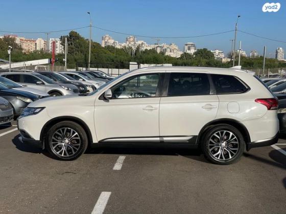 מיצובישי אאוטלנדר Instyle אוט' 7 מק' 2.0 (150 כ"ס) בנזין 2018 למכירה בראשון לציון