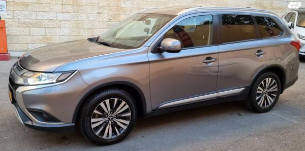 מיצובישי אאוטלנדר Instyle אוט' 7 מק' 2.0 (150 כ"ס) בנזין 2018 למכירה בירושלים