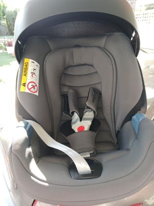 כיסא בטיחות לרכב כולל איזופיקסעמדת