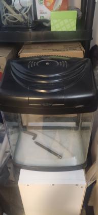 למכירה 3 אקווריומים קטנים כ