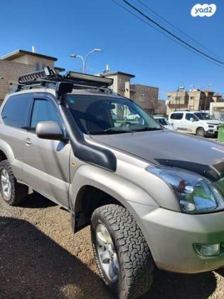 טויוטה לנד קרוזר קצר 4X4 Premium אוט' דיזל 3.0 (173 כ''ס) דיזל 2005 למכירה בבוקעתא