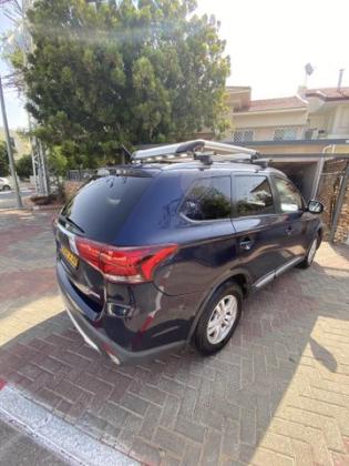 מיצובישי אאוטלנדר Instyle אוט' 7 מק' 2.0 (150 כ"ס) בנזין 2016 למכירה בהוד השרון