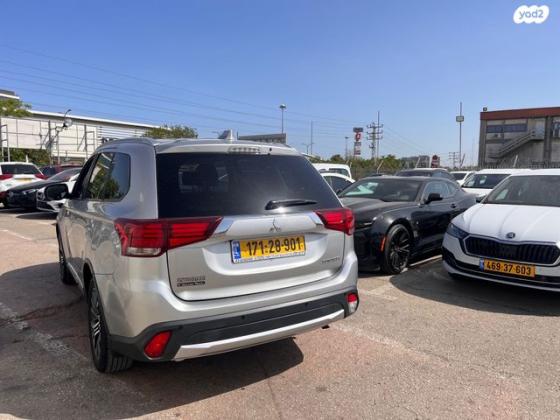 מיצובישי אאוטלנדר Instyle אוט' 7 מק' 2.0 (150 כ"ס) בנזין 2018 למכירה בחולון