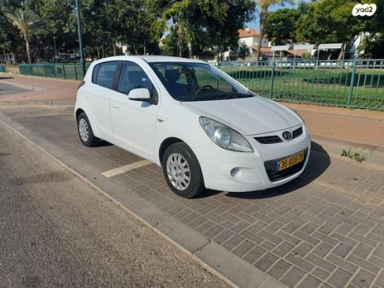 יונדאי i20 Inspire אוט' 1.4 (100 כ"ס) [2009-2015] בנזין 2011 למכירה בבאר יעקב